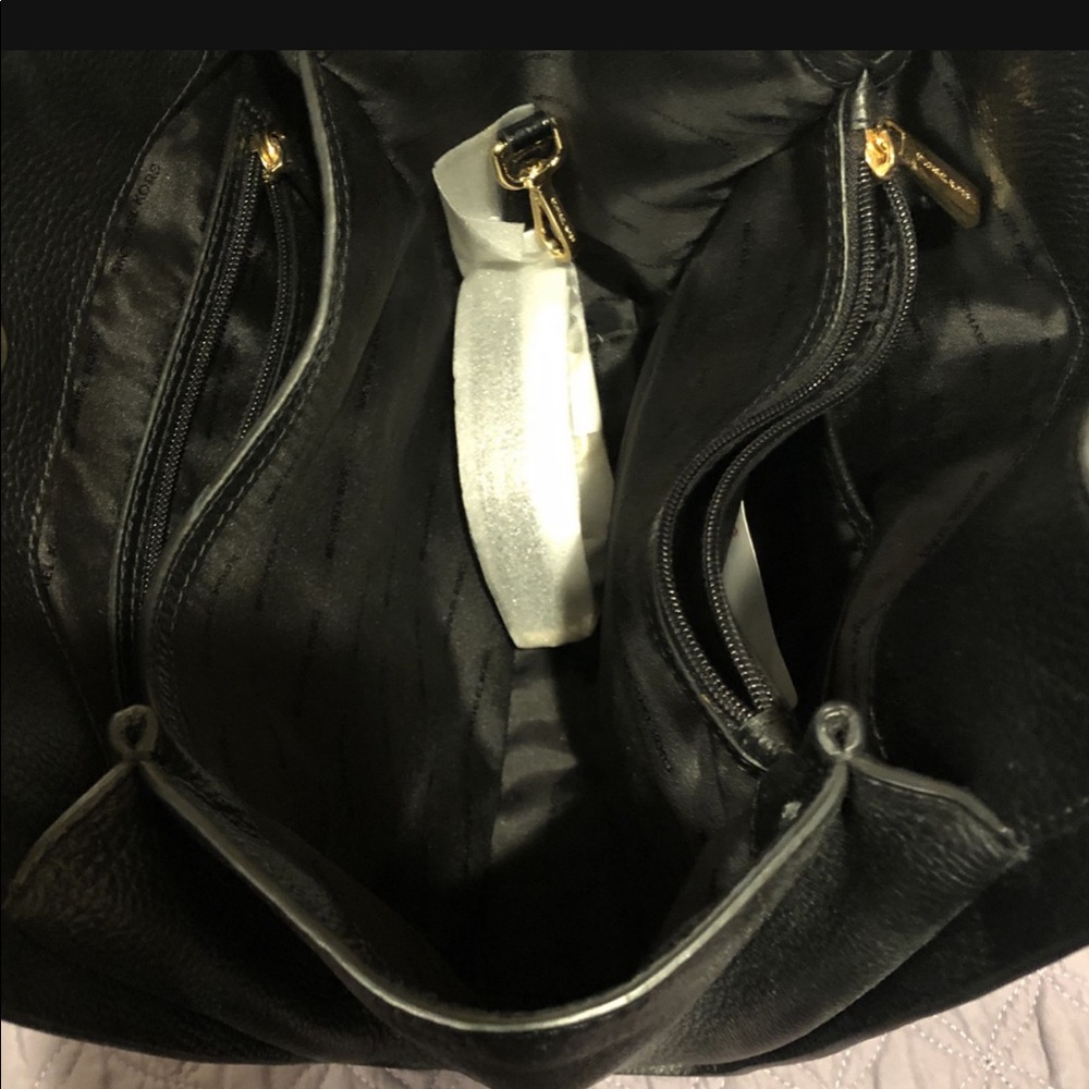 Michael kors purse - Picture 2 of 3